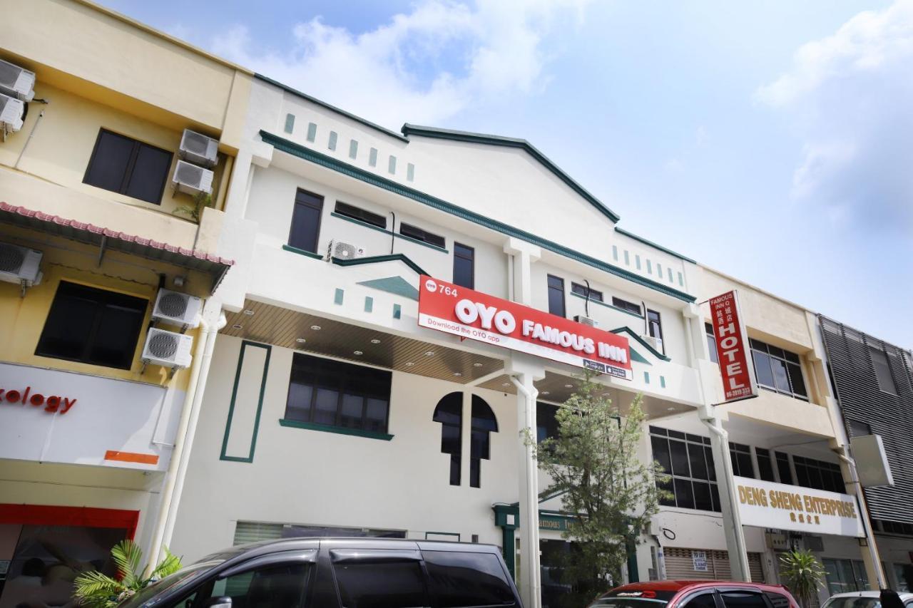 Oyo 764 Hotel Famous Inn Малакка Экстерьер фото