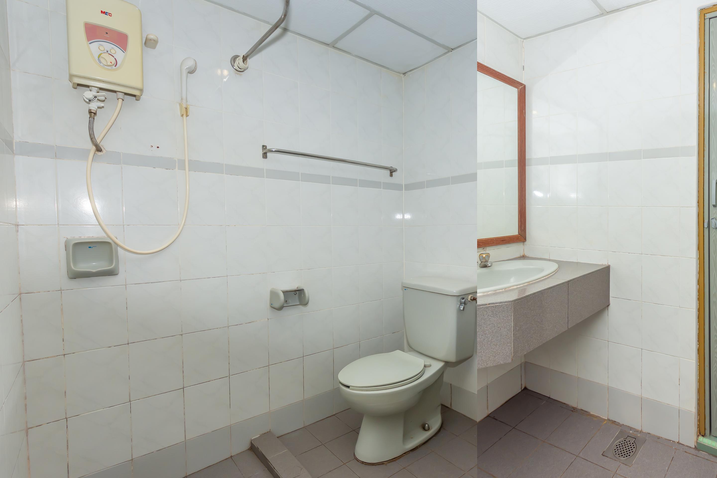 Oyo 764 Hotel Famous Inn Малакка Экстерьер фото