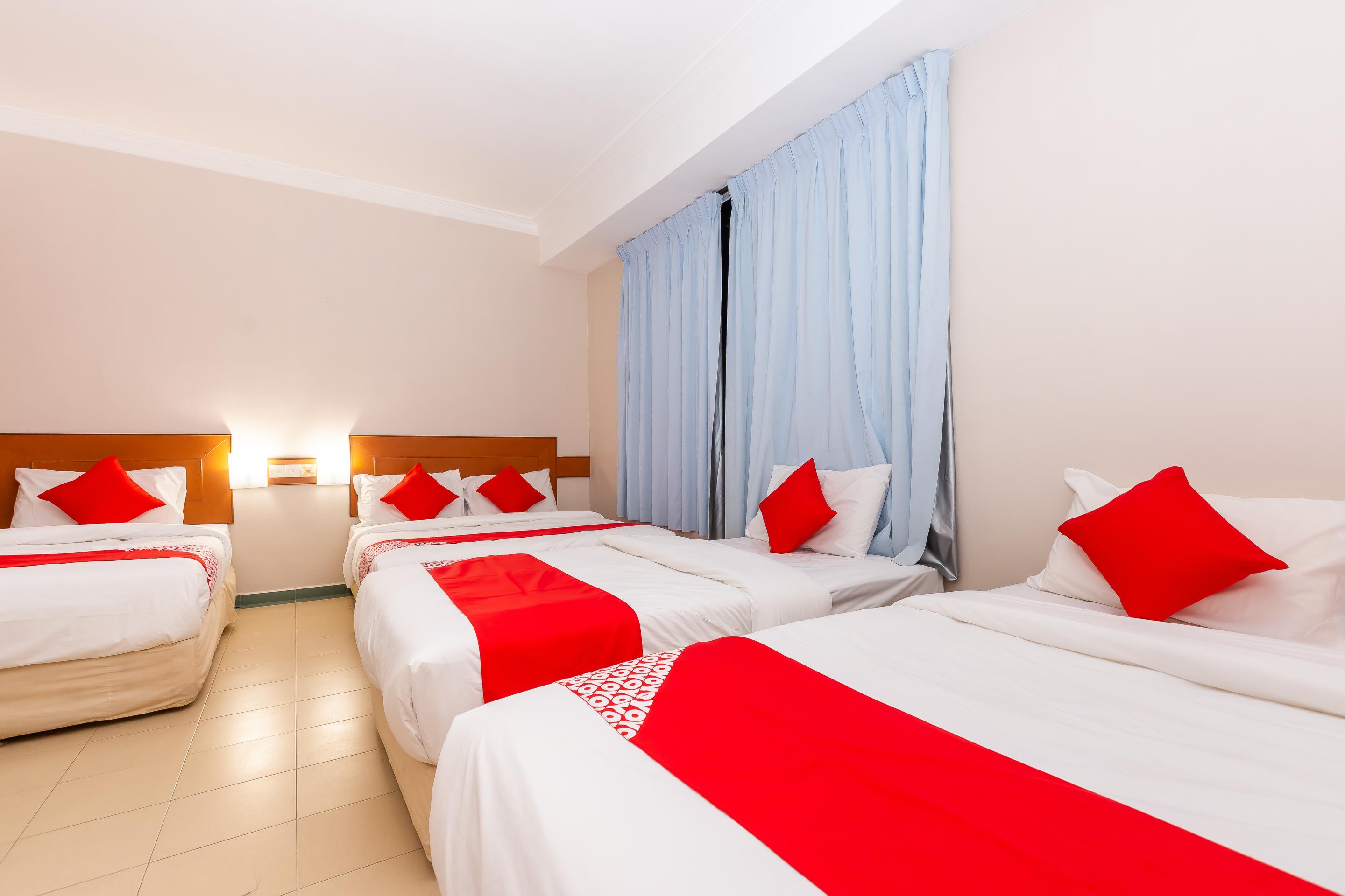 Oyo 764 Hotel Famous Inn Малакка Экстерьер фото