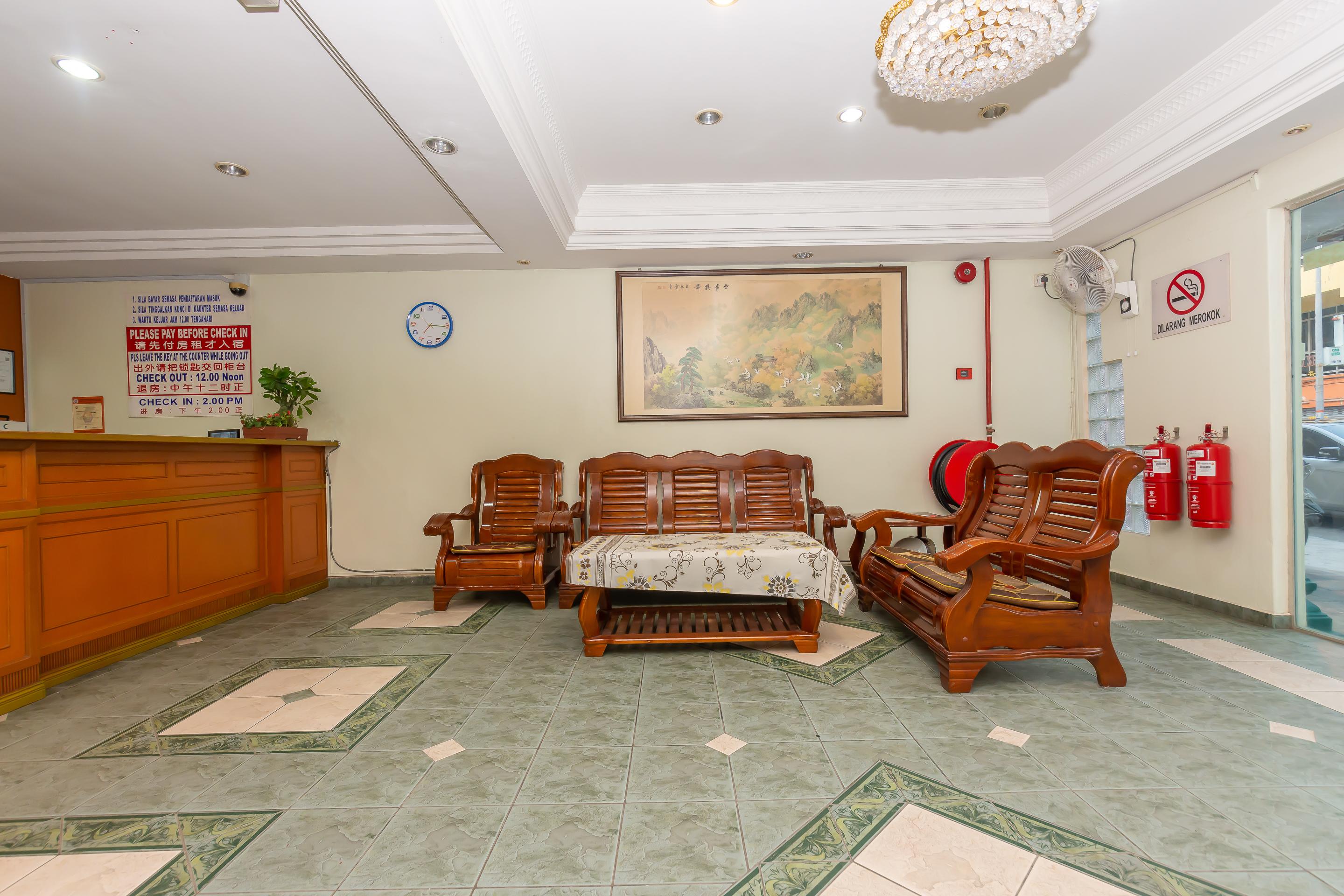 Oyo 764 Hotel Famous Inn Малакка Экстерьер фото