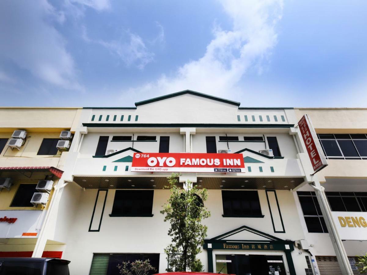 Oyo 764 Hotel Famous Inn Малакка Экстерьер фото